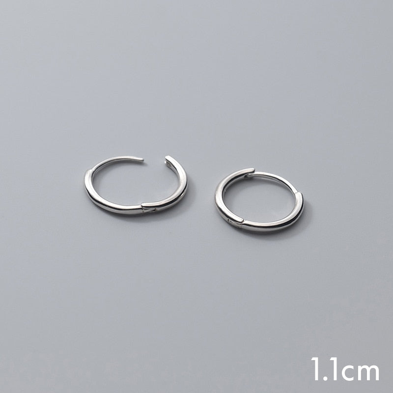 Boucles d'oreilles créoles rondes simples de couleur or