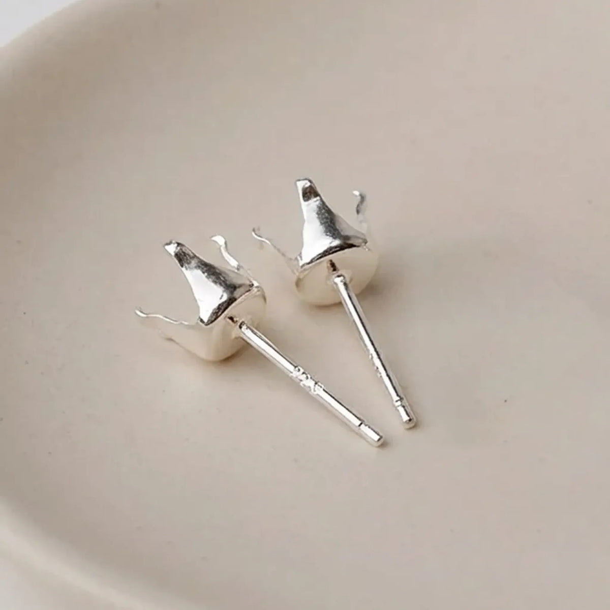 Pair of 925 sterling silver Snaptite stud earring settings with 4 prongs for round stones