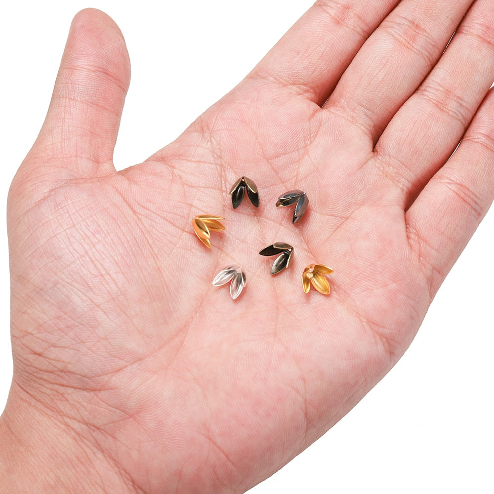 Vergoldete Blumenperlenkappen, 100 Stück