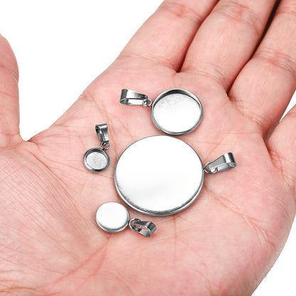 10 pendentifs en acier inoxydable de 6 à 30 mm.