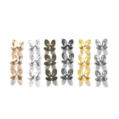 15 x 8 mm vergoldete Perlenkappen mit vier Blättern, 50 Stück