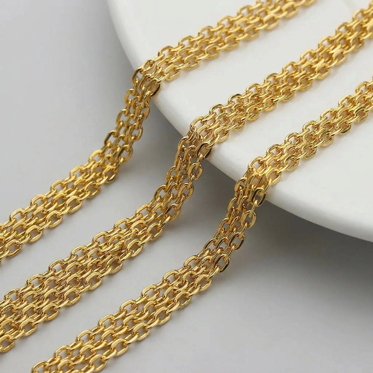Gold rolo link chain for jewelry making