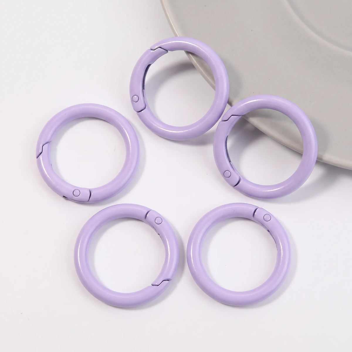 Light purple metal round carabiner clasps with spring closure