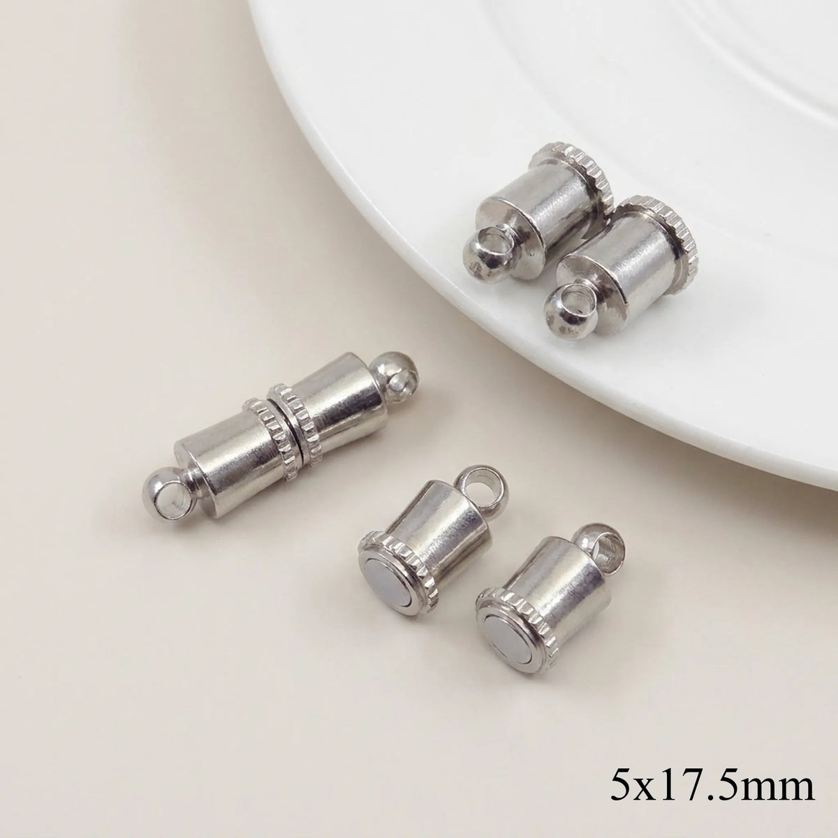 Stainless steel magnetic jewelry clasp with decorative edge, 5 x 17.5 mm