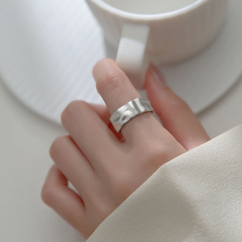 Wellenring aus Sterlingsilber – elegant und verstellbar