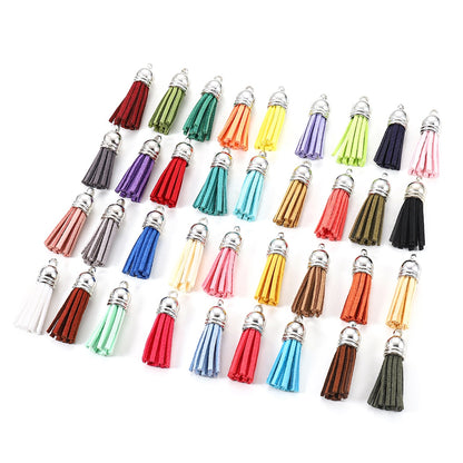 20 pendentifs en cuir vintage avec pompon de 38 mm.