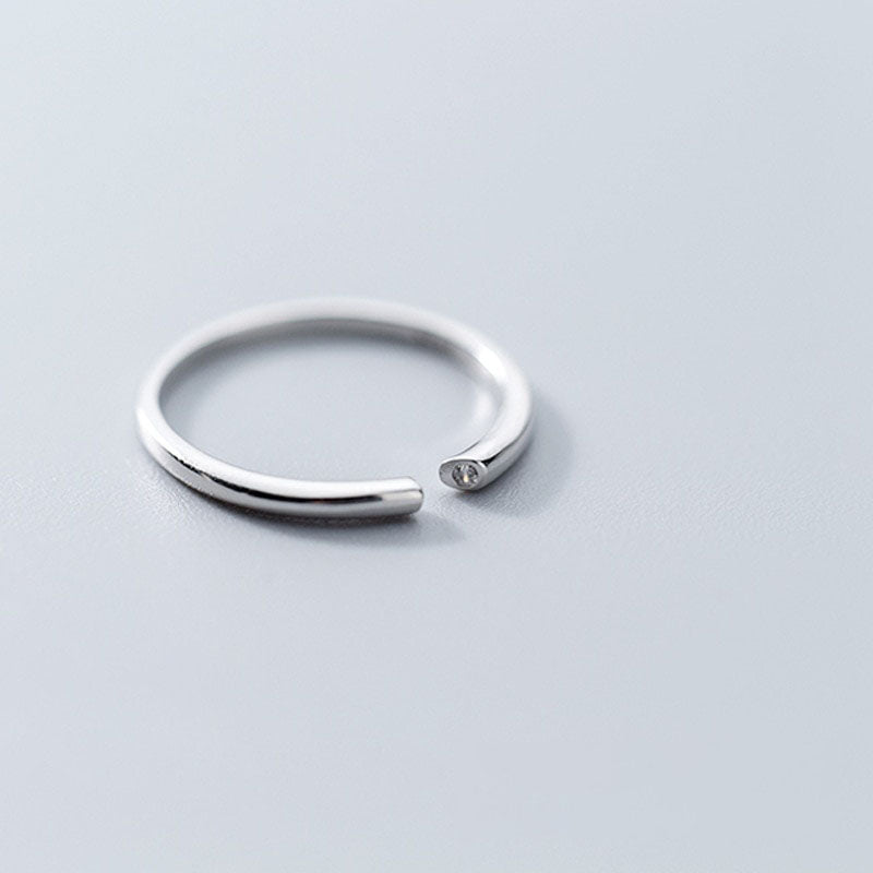 Minimalistischer geometrischer Linienring