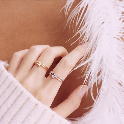 Glänzender Zirkon-Silberring im 2-Stil