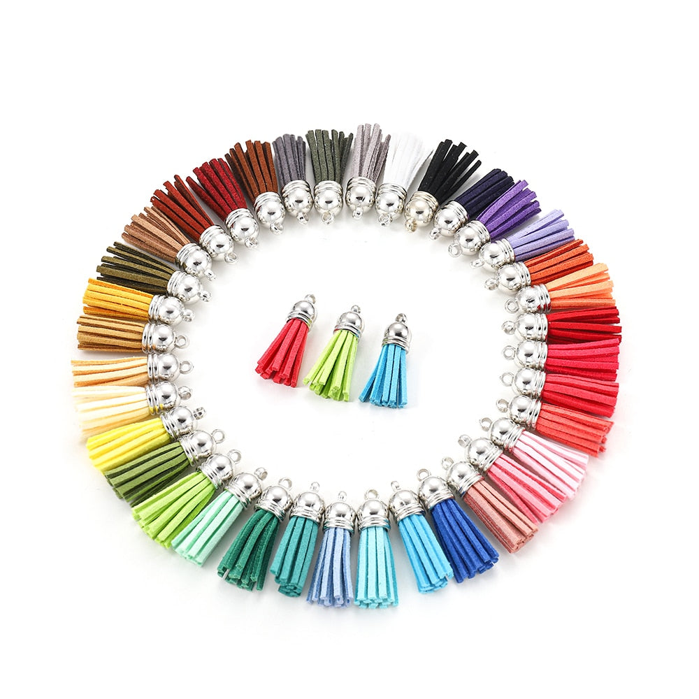 20 pendentifs en cuir vintage avec pompon de 38 mm.