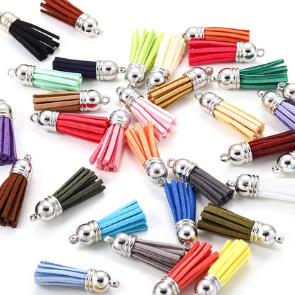 20 pendentifs en cuir vintage avec pompon de 38 mm.