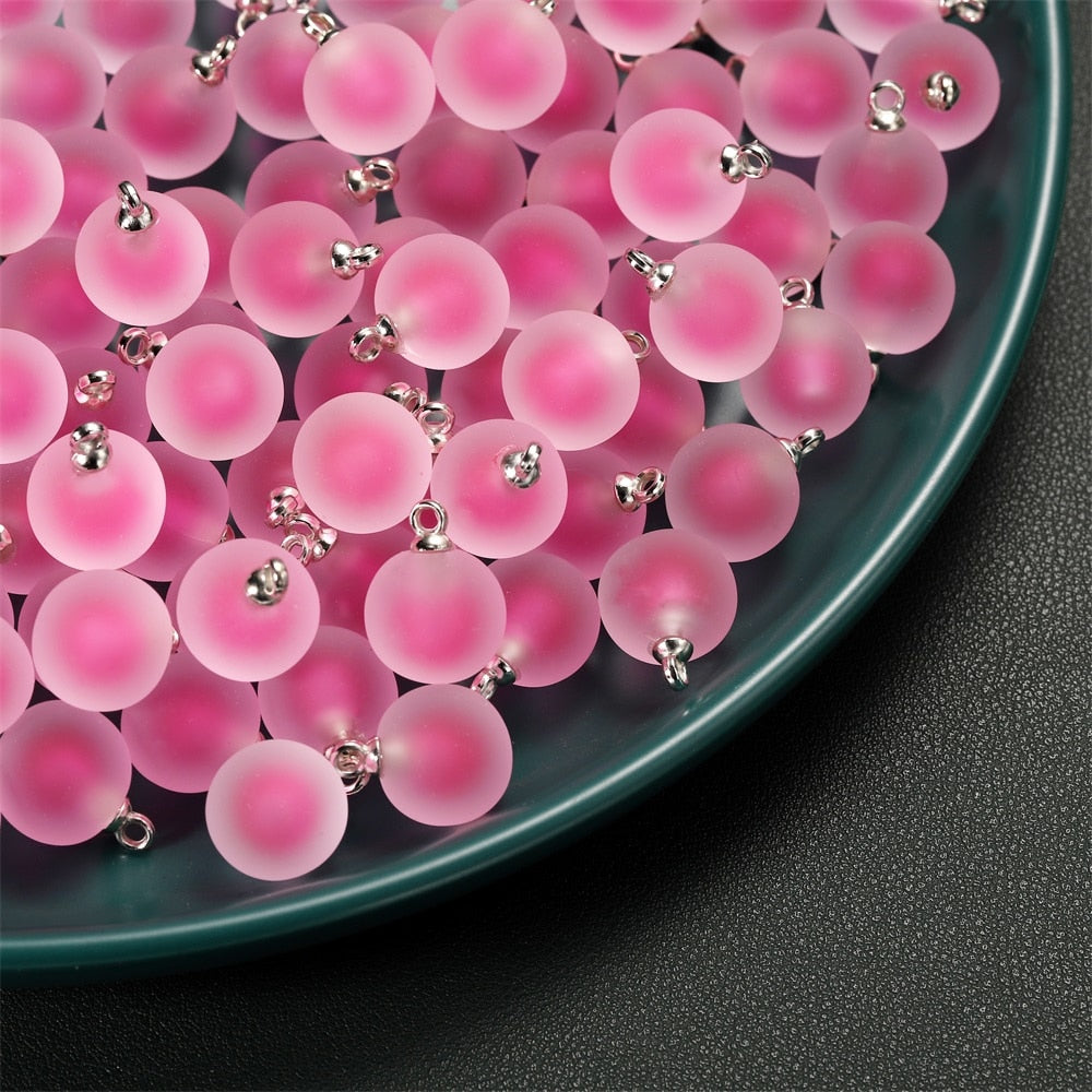 Mattierter runder Charms-Anhänger aus Harz