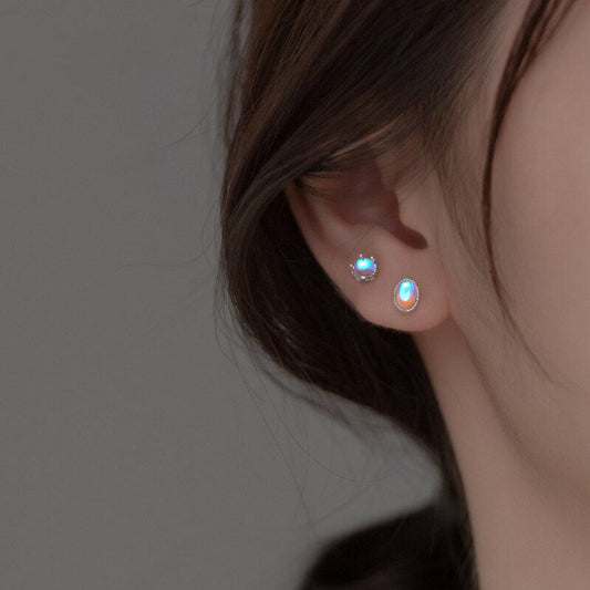 Boucles d'oreilles à tige rondes en pierre de lune de forme ovale