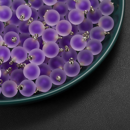 Mattierter runder Charms-Anhänger aus Harz